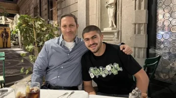 عمر علاء مبارك يواجه شائعات حضور والده افتتاح المتحف المصري الكبير بسخرية واضحة